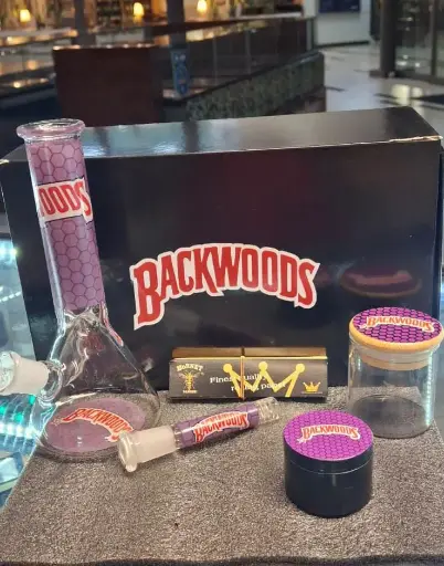 [00548] Kit Backwoods